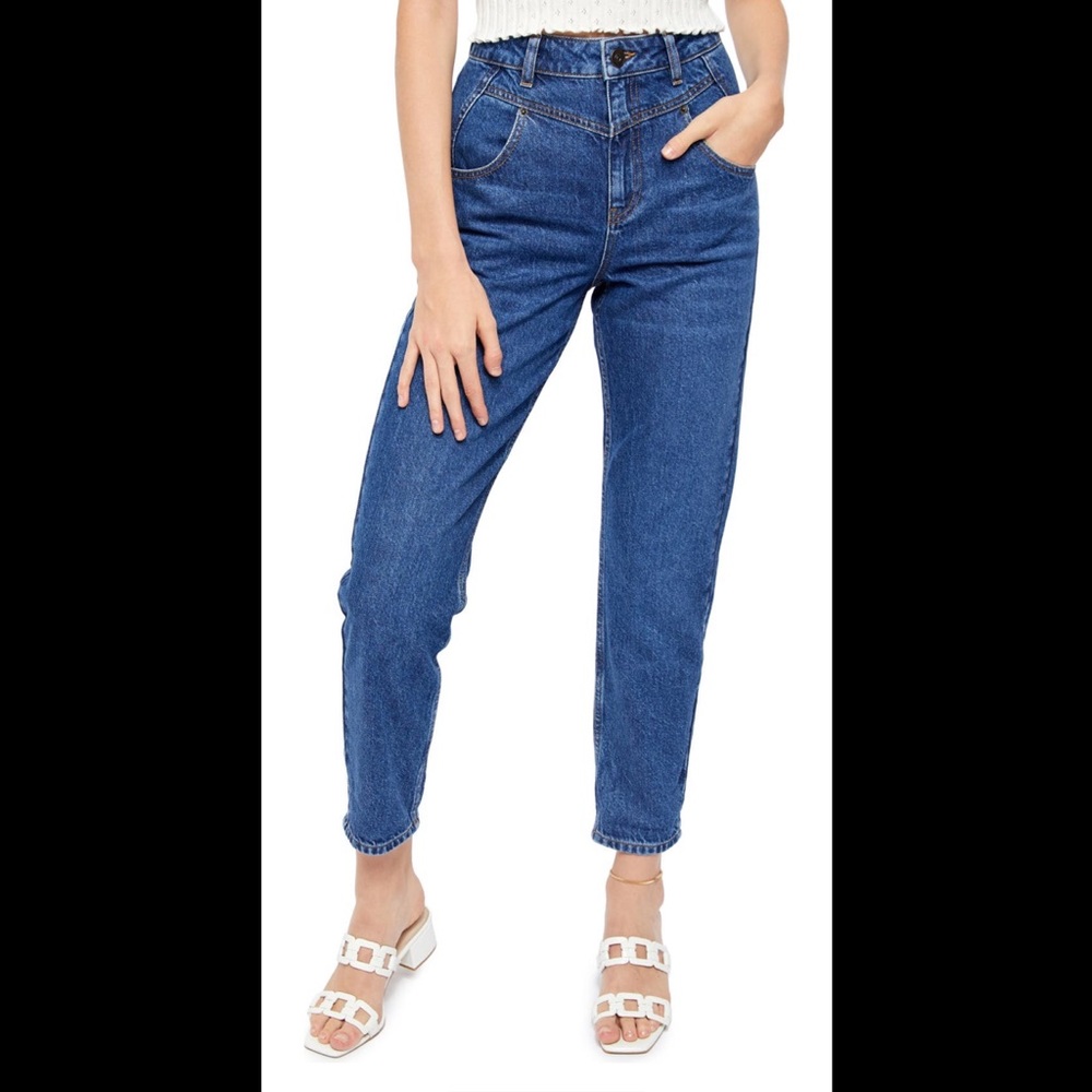 BDG Mom Jeans Size 31 (Runs Small, fits size 30)